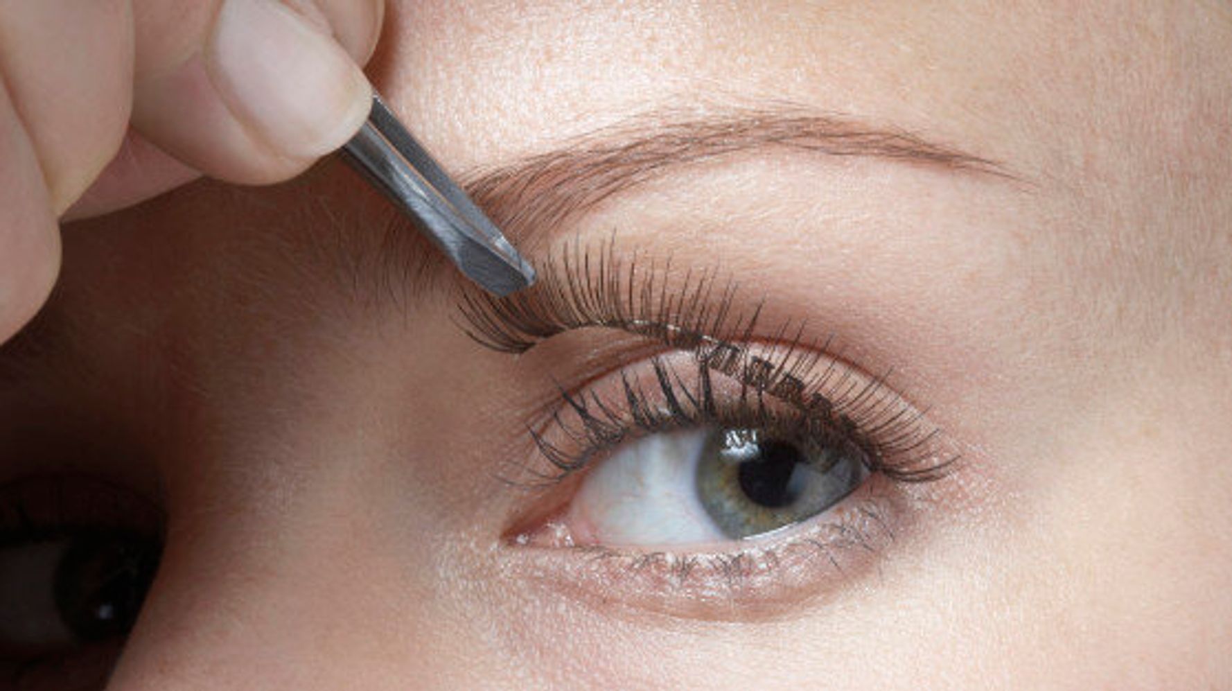 How To Apply False Eyelashes For A Natural Look | HuffPost Canada Style