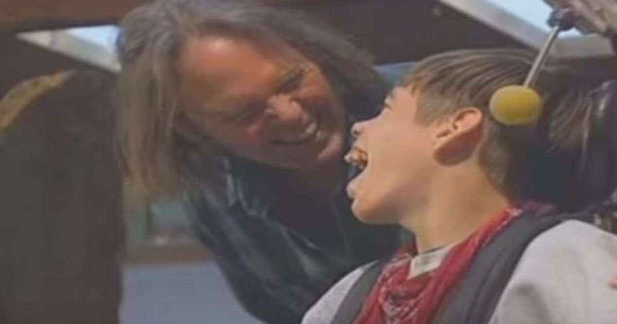 Neil Young Son Canadian Singer Shares Beautiful Life Lesson Huffpost 