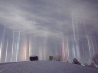 Photographer captures amazing 'light pillars' phenomenon in North Bay, Ont.