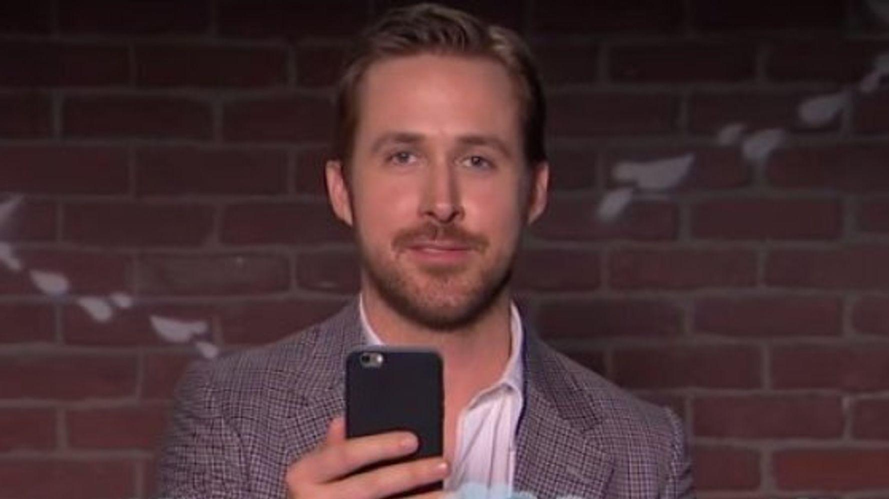 Ryan Gosling Reads Mean Tweets | HuffPost Life