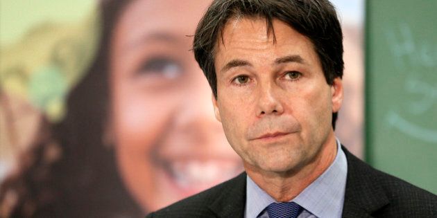 TORONTO, ON - APRIL 26 - Students at Lord Dufferin Public School with Health Minister Eric Hoskins re-launches Ontario's Healthy Smiles dental program aimed at low-income kids. April 26, 2016. (Andrew Francis Wallace/Toronto Star via Getty Images)