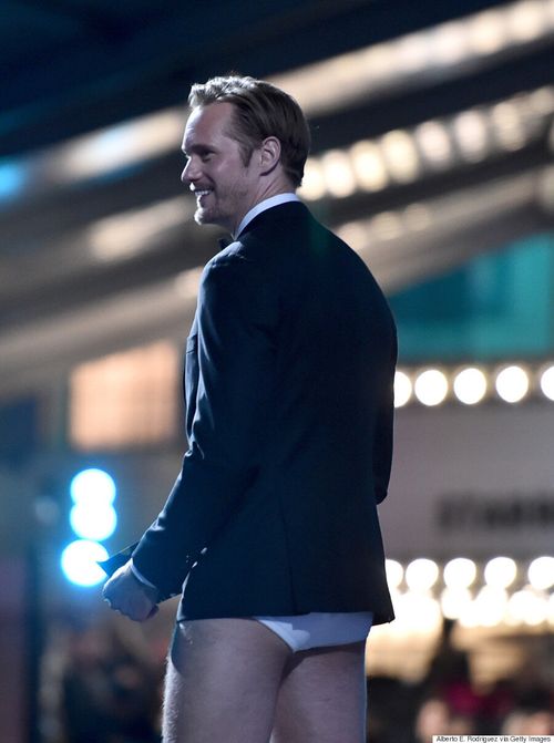 Alexander Skarsg rd Wears No Pants At The 2016 MTV Movie Awards