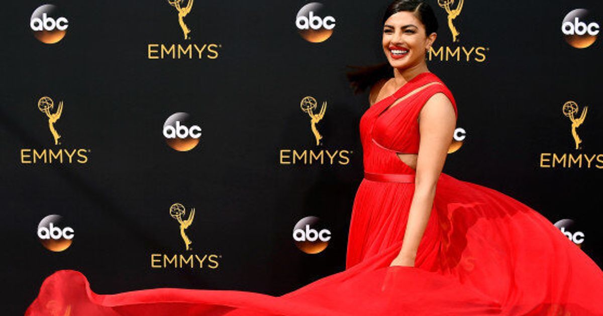 Priyanka Chopra Emmys 2016 Quantico Star S Crimson Dress A Showstopper Huffpost Canada