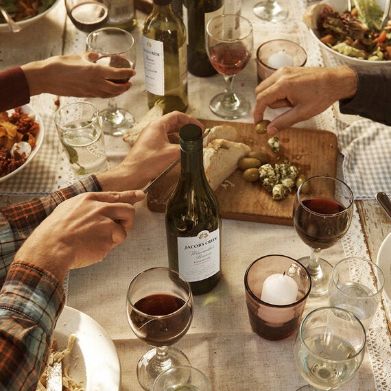 How To: Host A Successful Dinner Party – ApronWarehouse