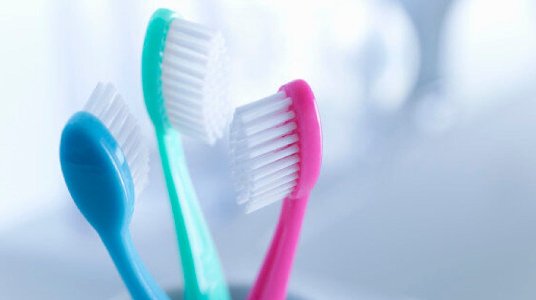 Toothbrush Hacks 10 Easy Hacks To Brush Up Even Your Worst Beauty Woes