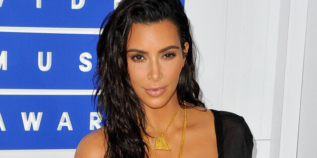 Kim Kardashian Isn T Afraid To Show Her Psoriasis HuffPost Canada Style   5cd662d92100002f00750adb 