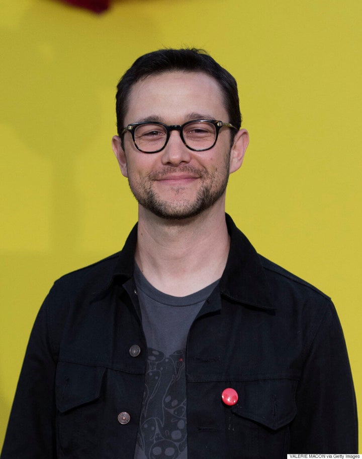 Joseph Gordon-Levitt Plays The Drums On A Subway Platform, No One Cares.