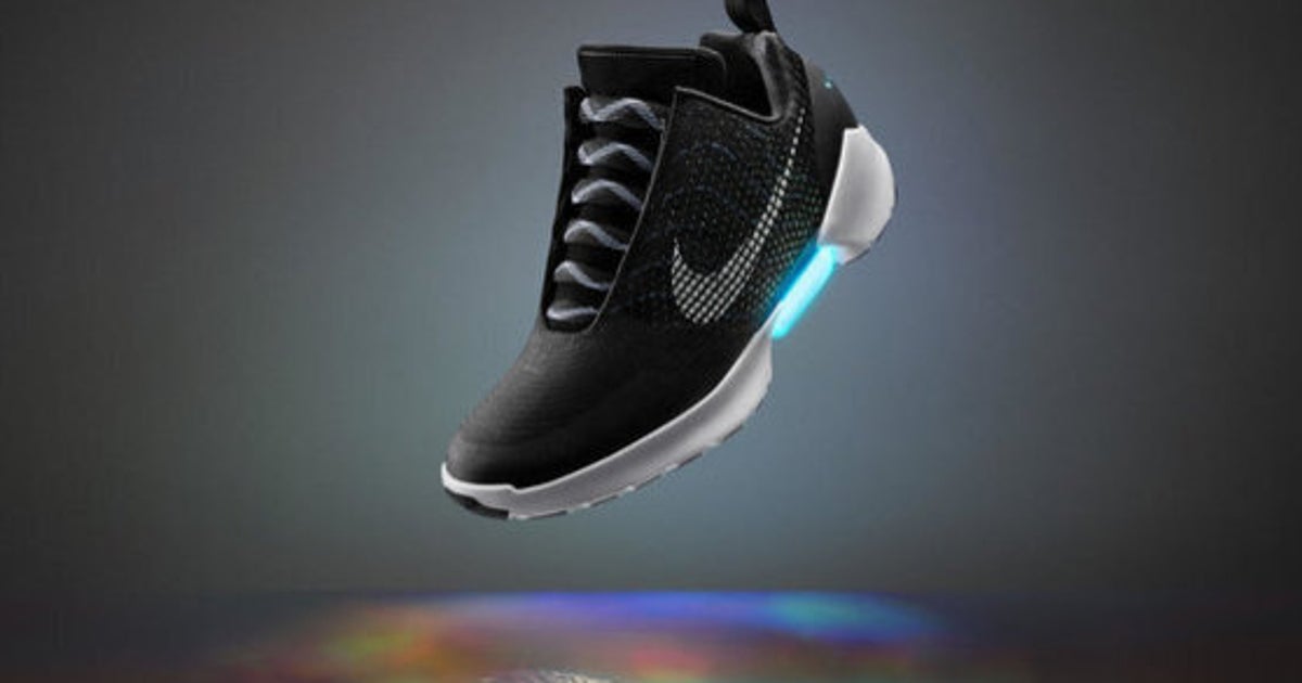 nike new self tying shoe