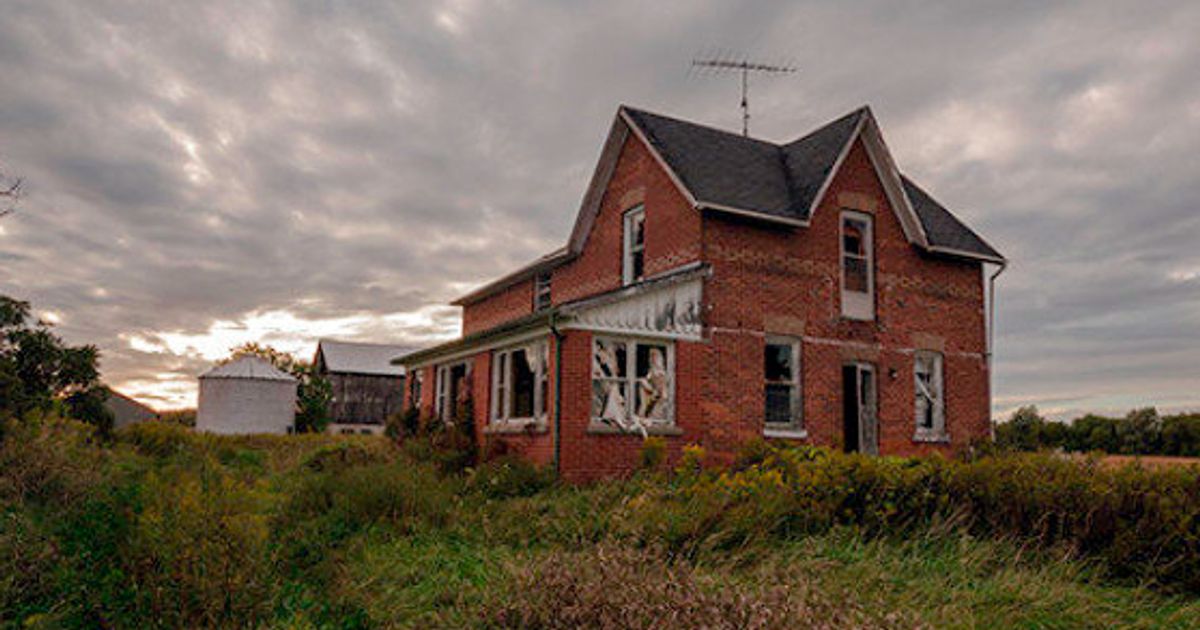 A Dying Breed Ontario's Abandoned Houses