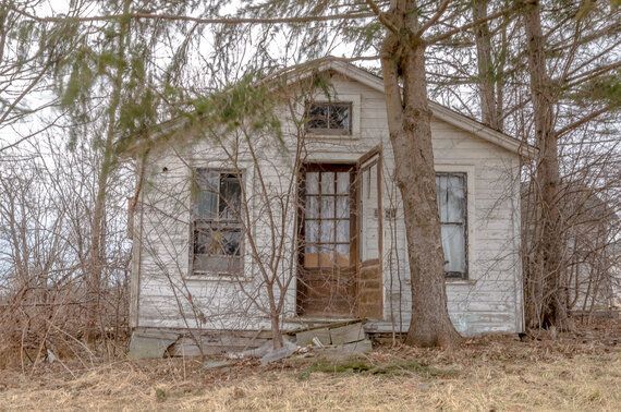 A Dying Breed Ontario S Forgotten Abandoned Houses Huffpost