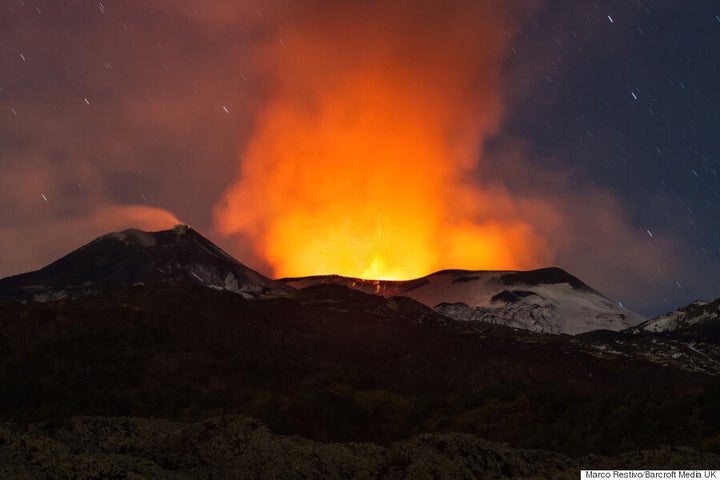 Mount Etna Eruption Looks Like Sauron's Awakening At Mount Doom ...