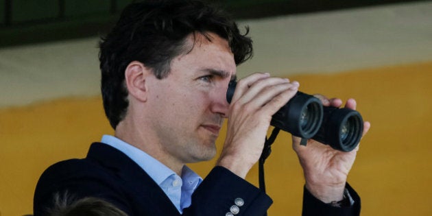 Canada's Prime Minister Justin Trudeau attends Ukrainian military exercises with Canadian military instructors during a visit to the International Peacekeeping and Security Center in Yavoriv, Ukraine, July 12, 2016. REUTERS/Gleb Garanich