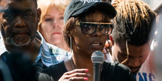 ST. PAUL, MN - JULY 07: Diamond Reynolds speaks to a crowd outside the Governor's Mansion on July 7, 2016 in St. Paul, Minnesota. Reynolds live streamed video of her boyfriend Philando Castile after he was shot by a police officer on the night of July 6th, 2016. (Photo by Stephen Maturen/Getty Images)