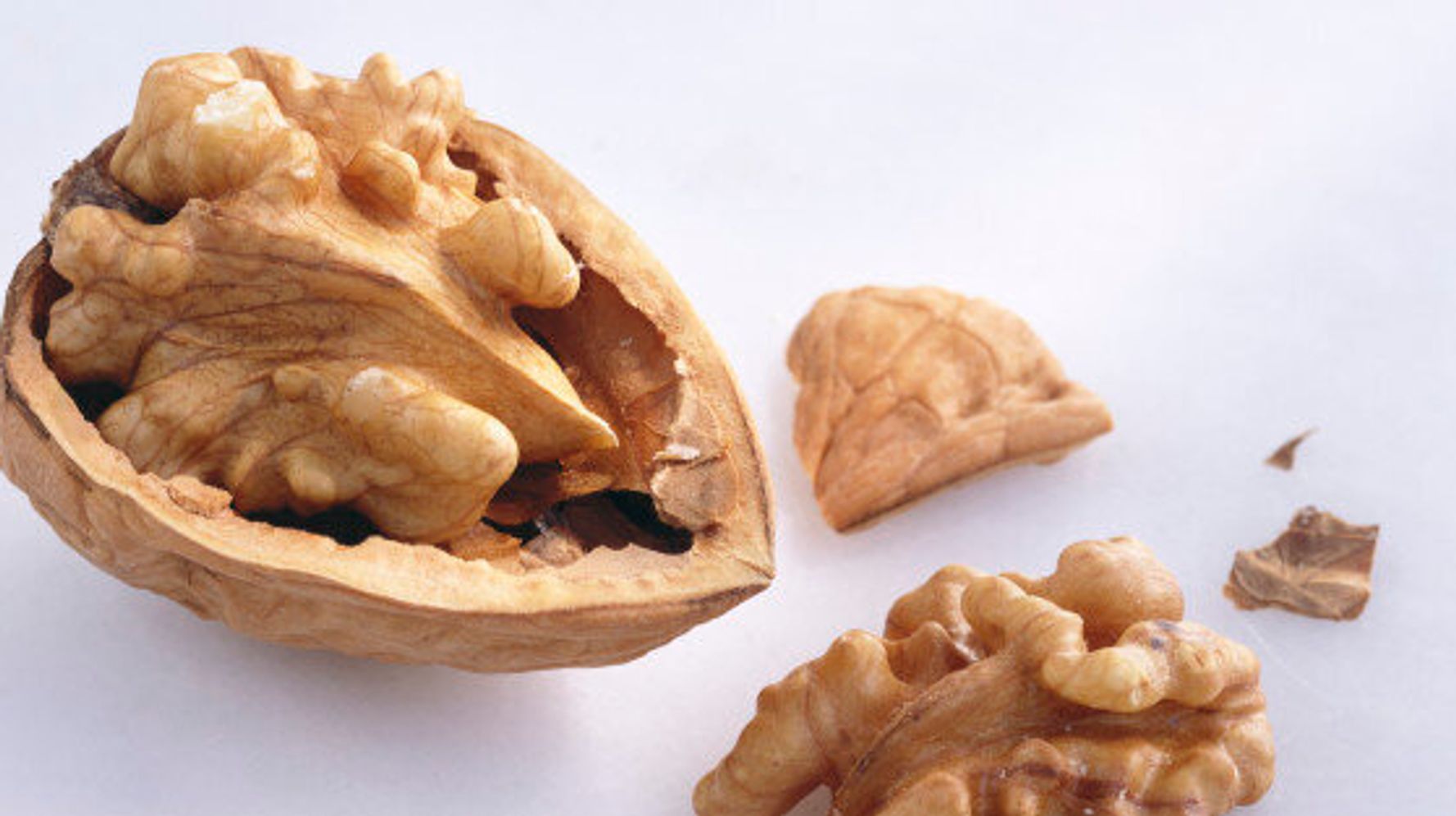 living,walnut,walnut benefits,walnut cholesterol,walnut nutrition,walnuts,w...