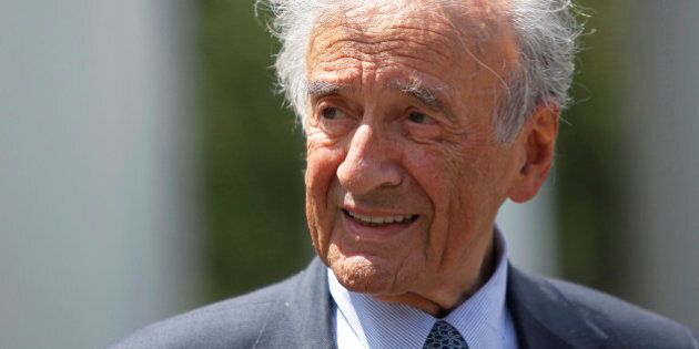 Writer, Nobel Laureate and holocaust survivor Elie Wiesel speaks to the media outside the West Wing of the White House in Washington, DC, U.S. on May 4, 2010, following a private lunch with U.S. President Barack Obama. REUTERS/Jason Reed/File Photo