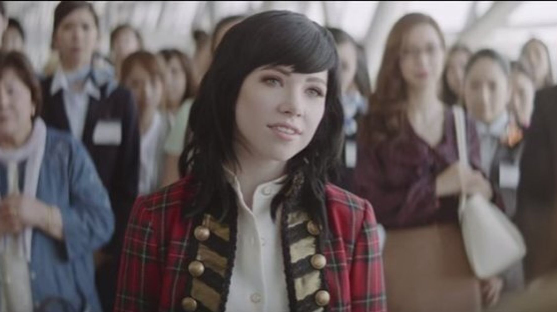 Carly Rae Jepsen Stars In A Japanese Commercial For Moist Diane Shampoo Huffpost Style