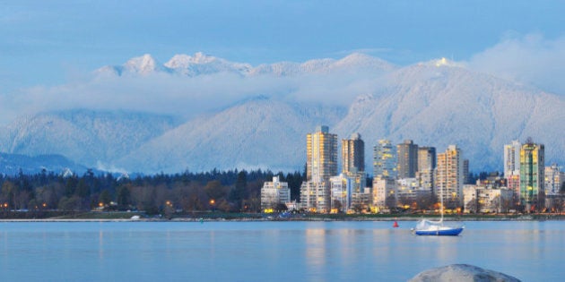 vancouver cityscape with grouse mountain background