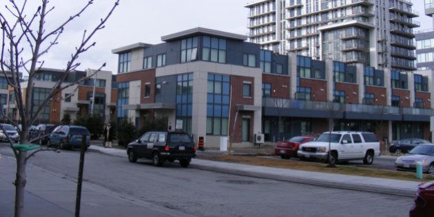 Townhouses and highrises replace 1950s public housing redevelopment.
