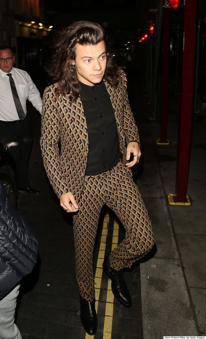 Harry Styles Turns 22 We Patiently Await His Gucci Contract Huffpost Null