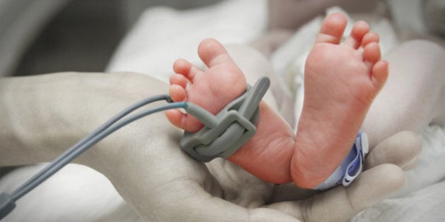 premature baby feet
