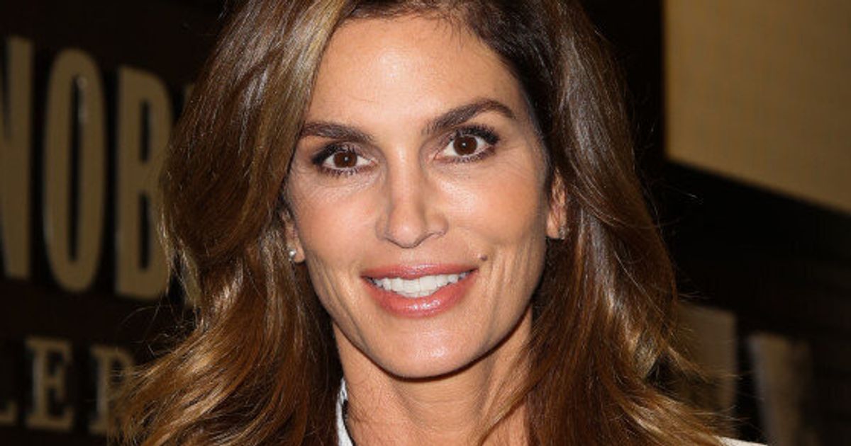 Как сейчас выглядит синди кроуфорд свежие фото Cindy Crawford Posts No-Makeup Selfie, Looks Stunning HuffPost Canada