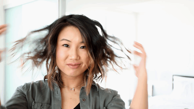 How To Get The Perfect Beach Waves With Your Straightener | HuffPost Canada