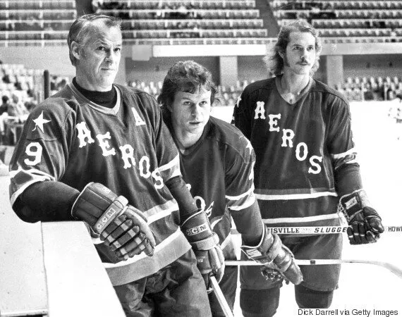 R.I.P. Gordie Howe, Number 9 and great ambassador for the NHL