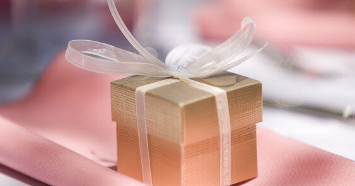 26-wedding-favour-ideas-your-guests-will-love-huffpost-life