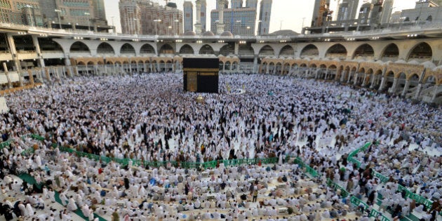 Muslims gather around the Kaaba inside the Grand Mosque during the holy fasting month of Ramadan in Mecca, Saudi Arabia, June 6, 2016. REUTERS/Faisal Al Nasser