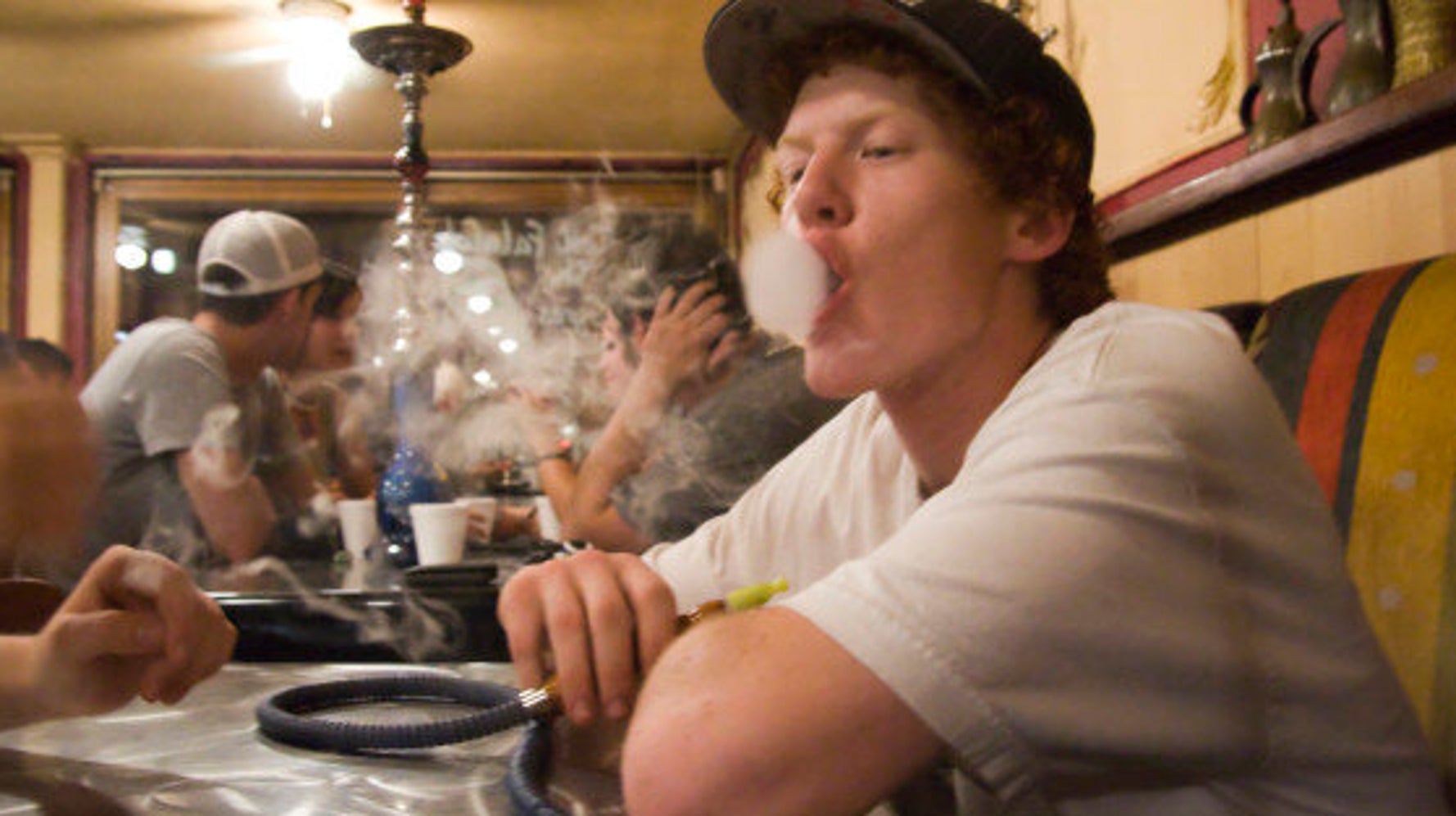 Toronto To Ban Hookah Smoking In Restaurants And Bars In 2016