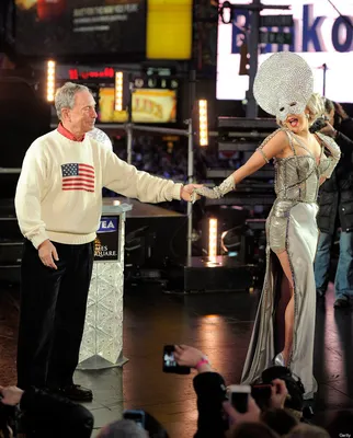 Lady Gaga's Louis Vuitton Feathered Headdress Was Also Worn By Kate Upton  (VIDEO)