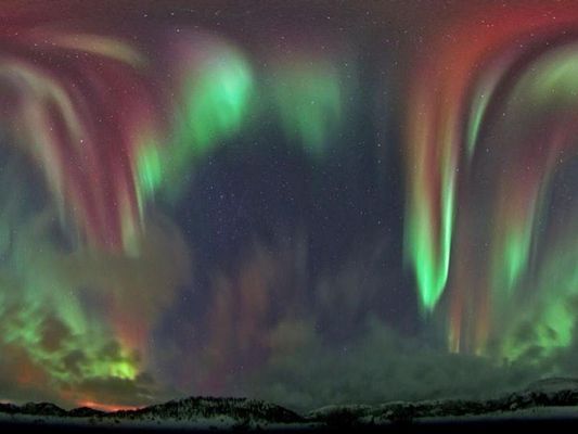 Northern Lights Time-Lapse Over The Rockies Captures Stunning Sights  (VIDEO)