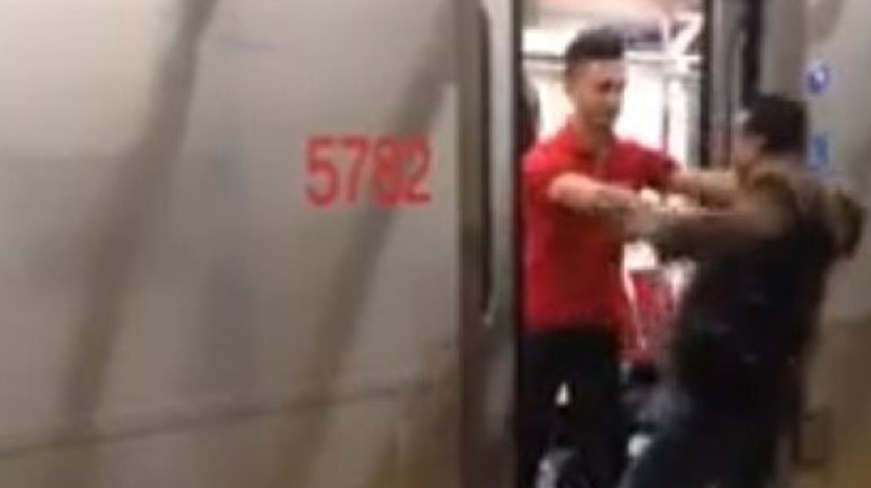TTC Video Man Pushed Out Of Subway After Blocking Doorway HuffPost null