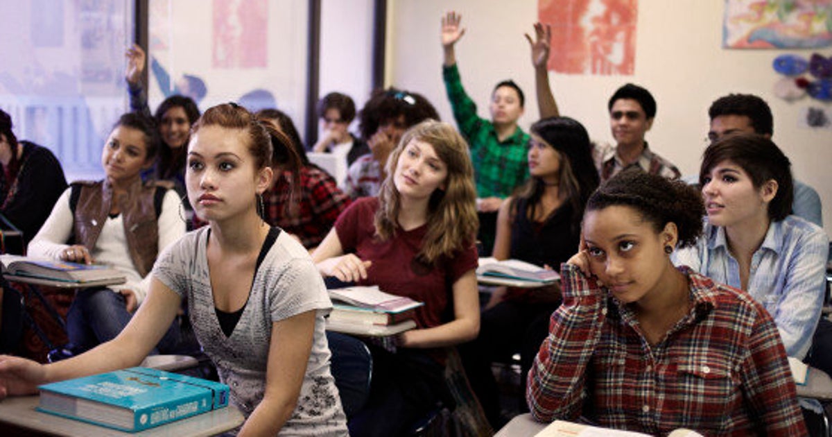 Students toward teen court
