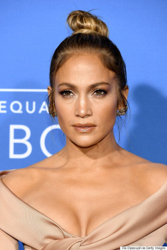 Jennifer Lopez posts new makeup-free selfie on Instagram