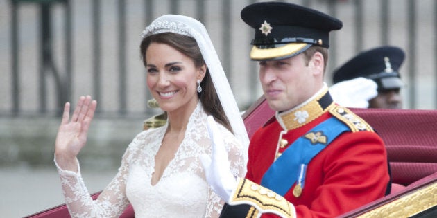 Kate Middleton S Wedding Dress Still Holds Up Photos Huffpost Canada