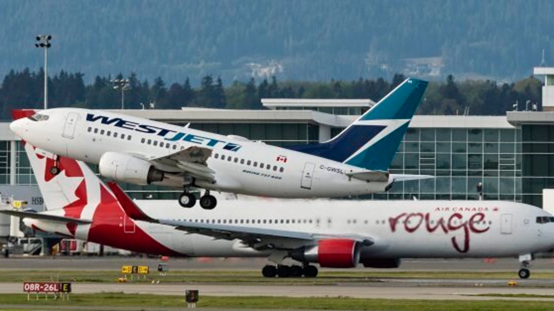 WestJet or Air Canada? - Airline Ratings