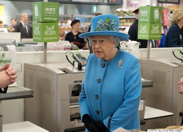 Queen Elizabeth Looks Like She's Never Been Inside A Grocery Store