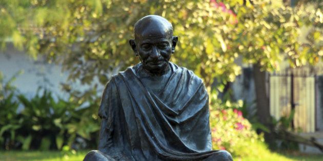 Sitting posture statue of Mahatma Gandhi at Sabarmathi Ashram, Ahmedabad, Gujarath, India, Asia