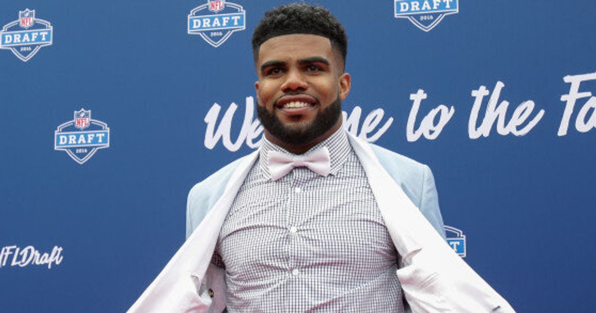 Ezekiel Elliott is wearing a crop top under his NFL Draft suit