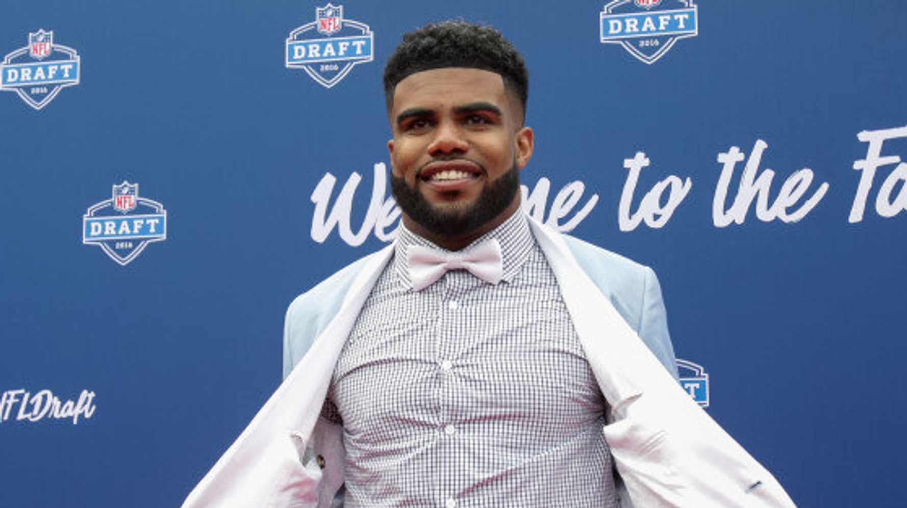 Ezekiel Elliott wore a crop top tuxedo to the 2016 NFL Draft - Land-Grant  Holy Land