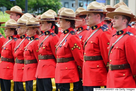 Mounties To Start Wearing Tuques Instead Of Trademark Hats | HuffPost Style