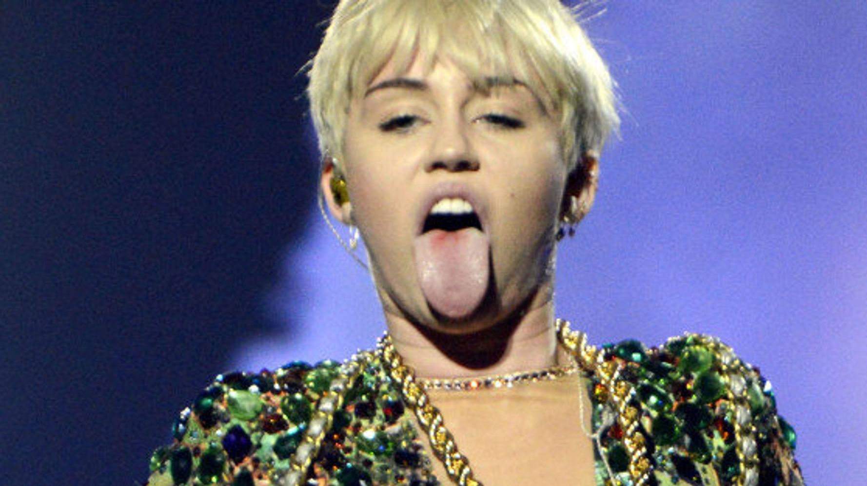 Miley Cyrus Topless Twitter Selfie Isn T What You Think Huffpost