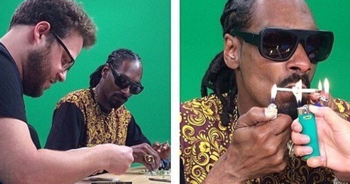 Seth Rogen Taught Snoop Dogg How To Roll A Perfect Cross Joint