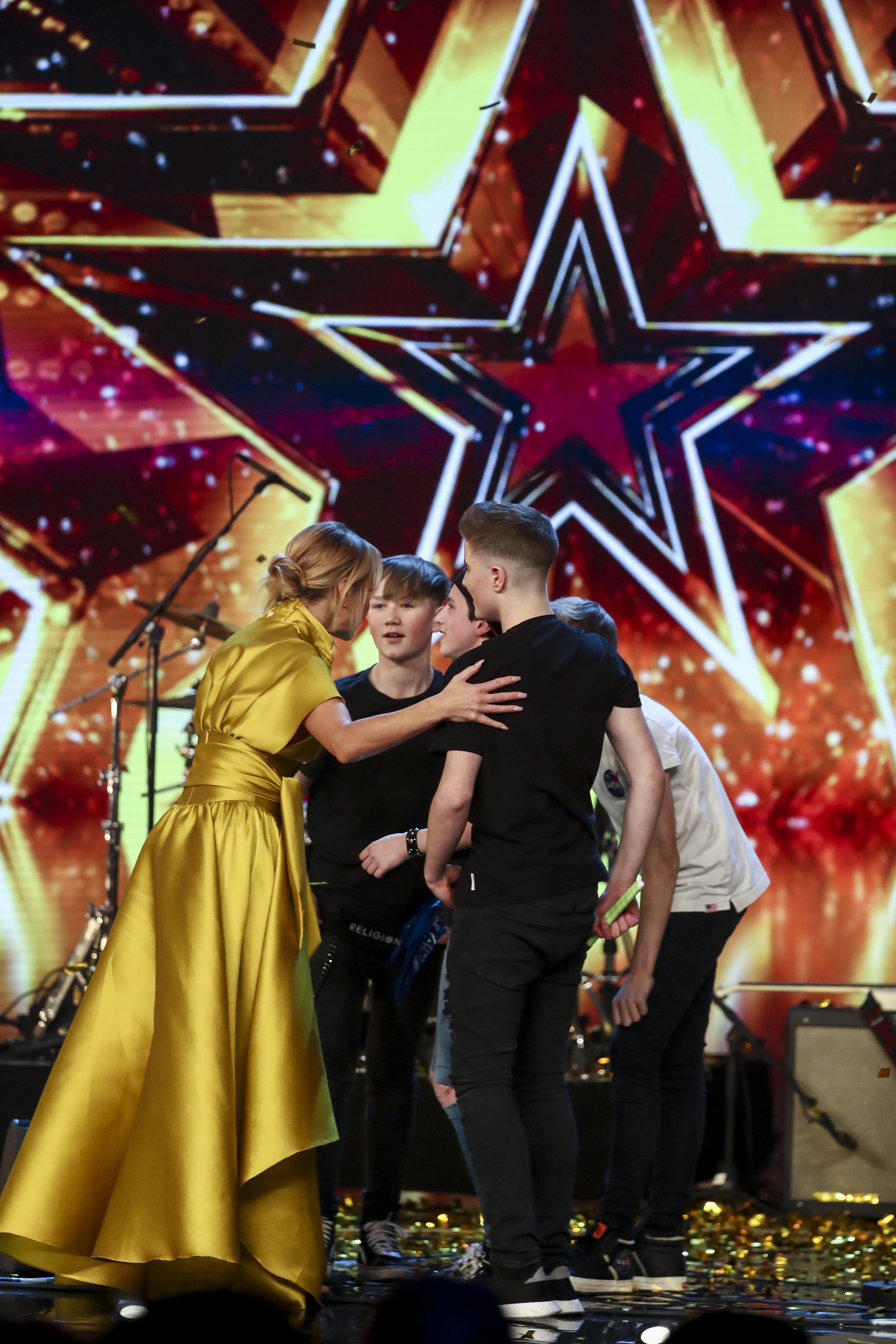 Britains Got Talent Amanda Holden Presses Golden Buzzer For Teen Boy Band Chapter 13