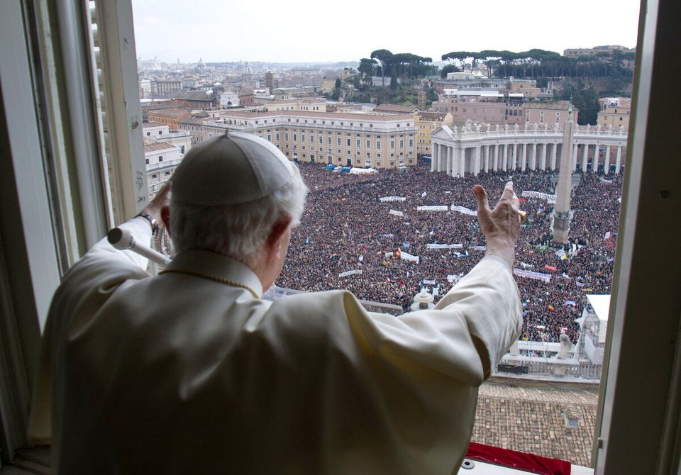 Crowds At Pope Benedict's Final noon prayer