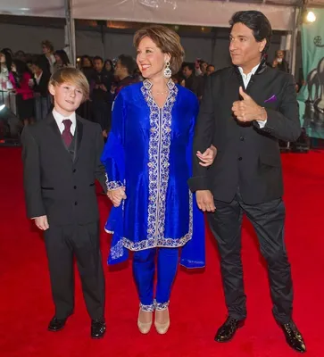 Vega Fashion Mom: Aishwarya Rai Bachchan and Bollywood Celebrities at TOIFA  Awards Red Carpet 2013