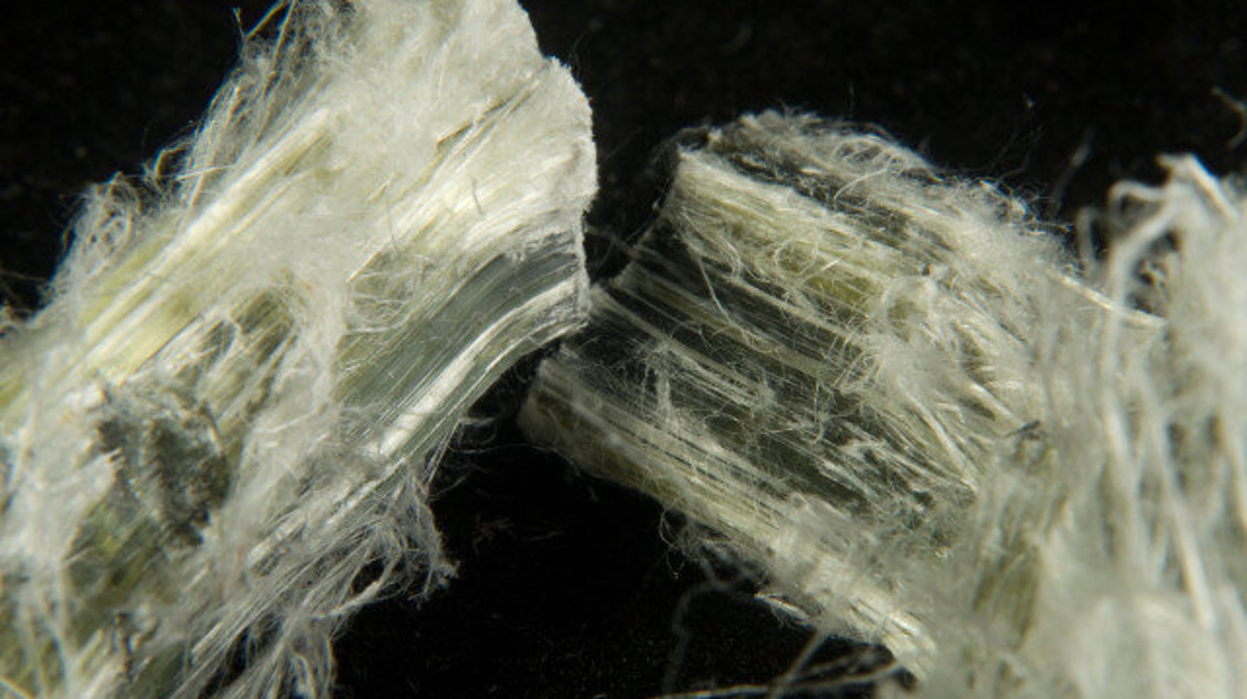 Хризотил минерал. Ул. Хризотил асбест бурятия. Баженовское месторождение хризотил-асбеста. М у асбест.