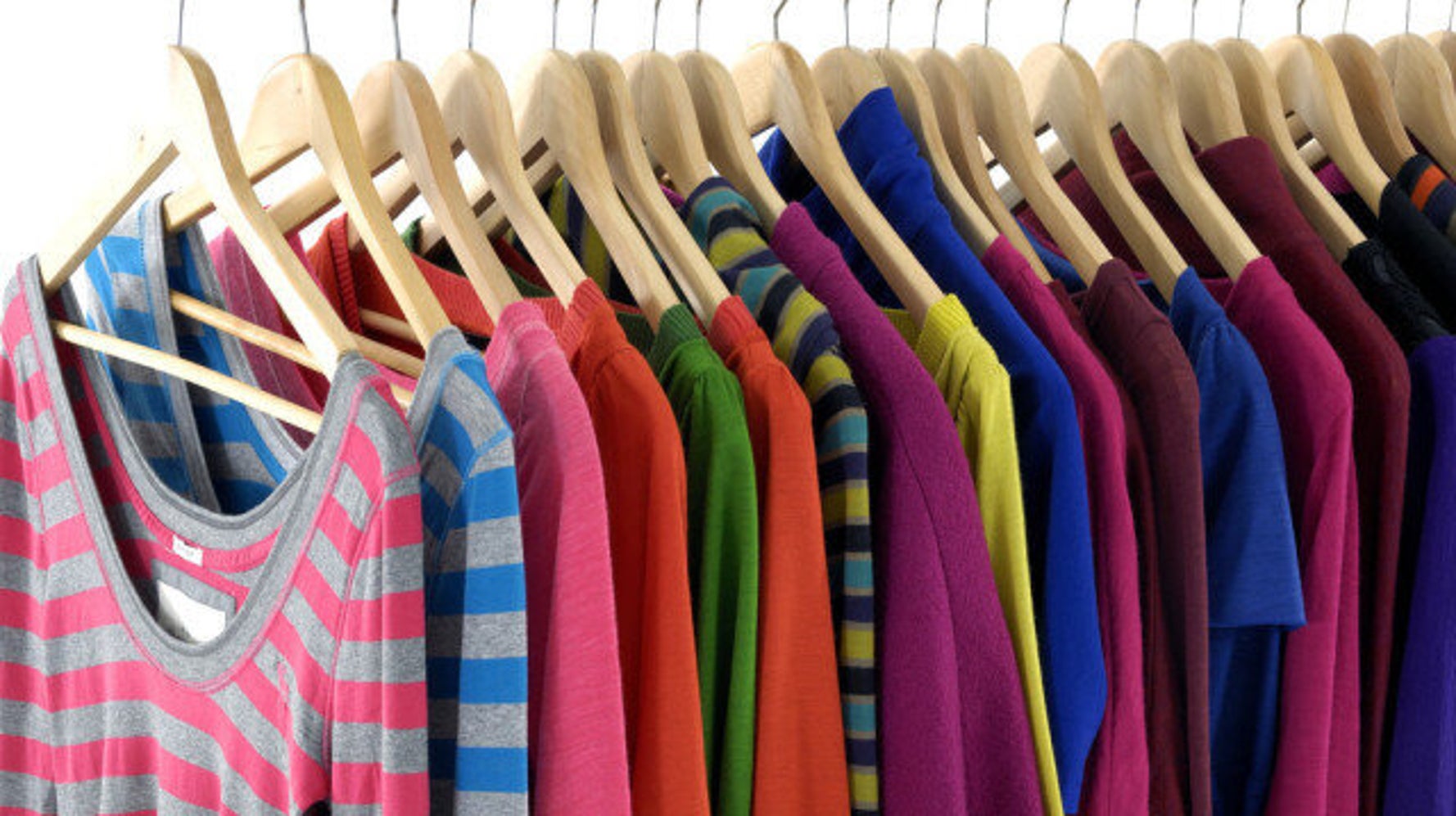 Wardrobe Fix 5 Tips For Streamlining Your Closet HuffPost Canada Style