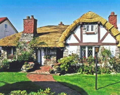 King Edward Avenue 'Hobbit house"